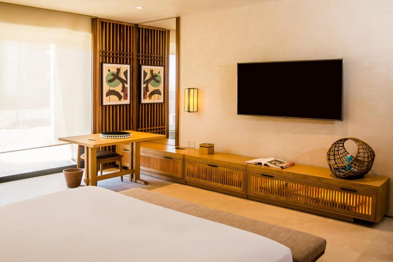 Quarto Deluxe com Cama King-size e Vista do Mar